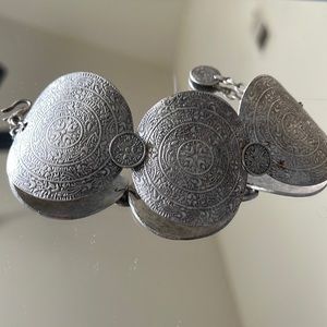 Bold Medellin bracelet